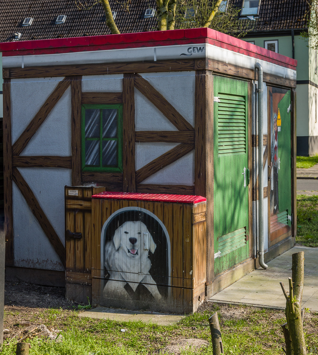 [Sammelthread] Ideenreiche Transformatoren-Häuschen • Pentaxians