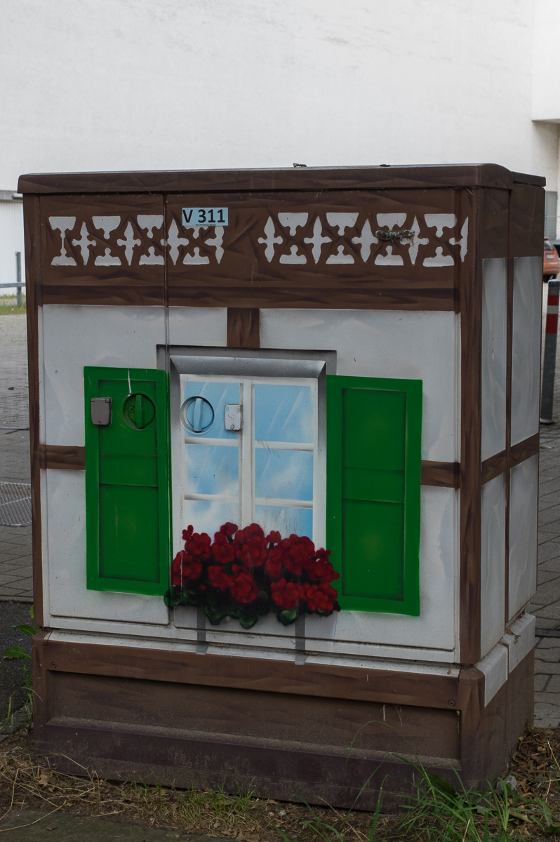 [Sammelthread] Ideenreiche Transformatoren-Häuschen • Pentaxians