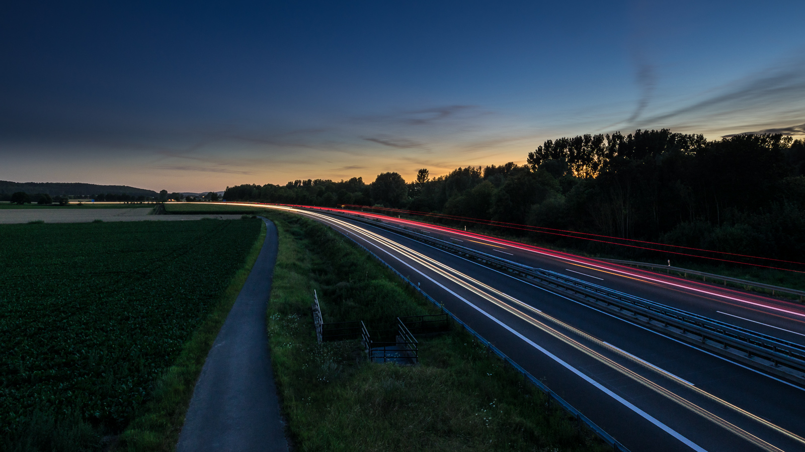 Autobahnidylle Mit Highspeed Der Nacht Entgegen • Pentaxians